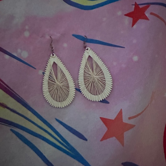 Earrings - Picture 3 of 4